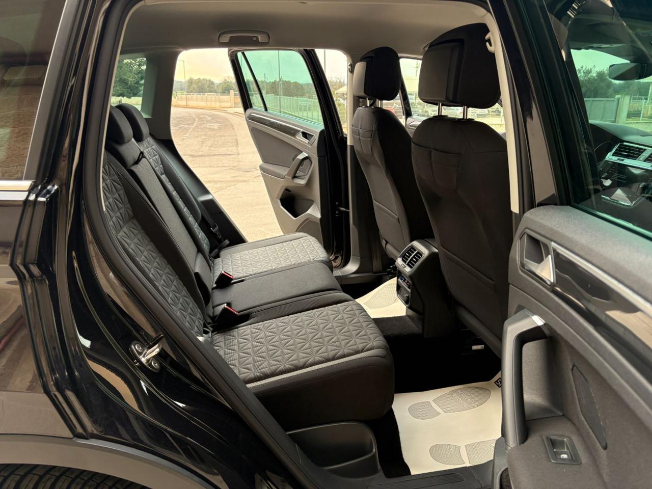 VOLKSWAGEN Tiguan 2.0 TDI 150 CV SCR DSG Life - 11