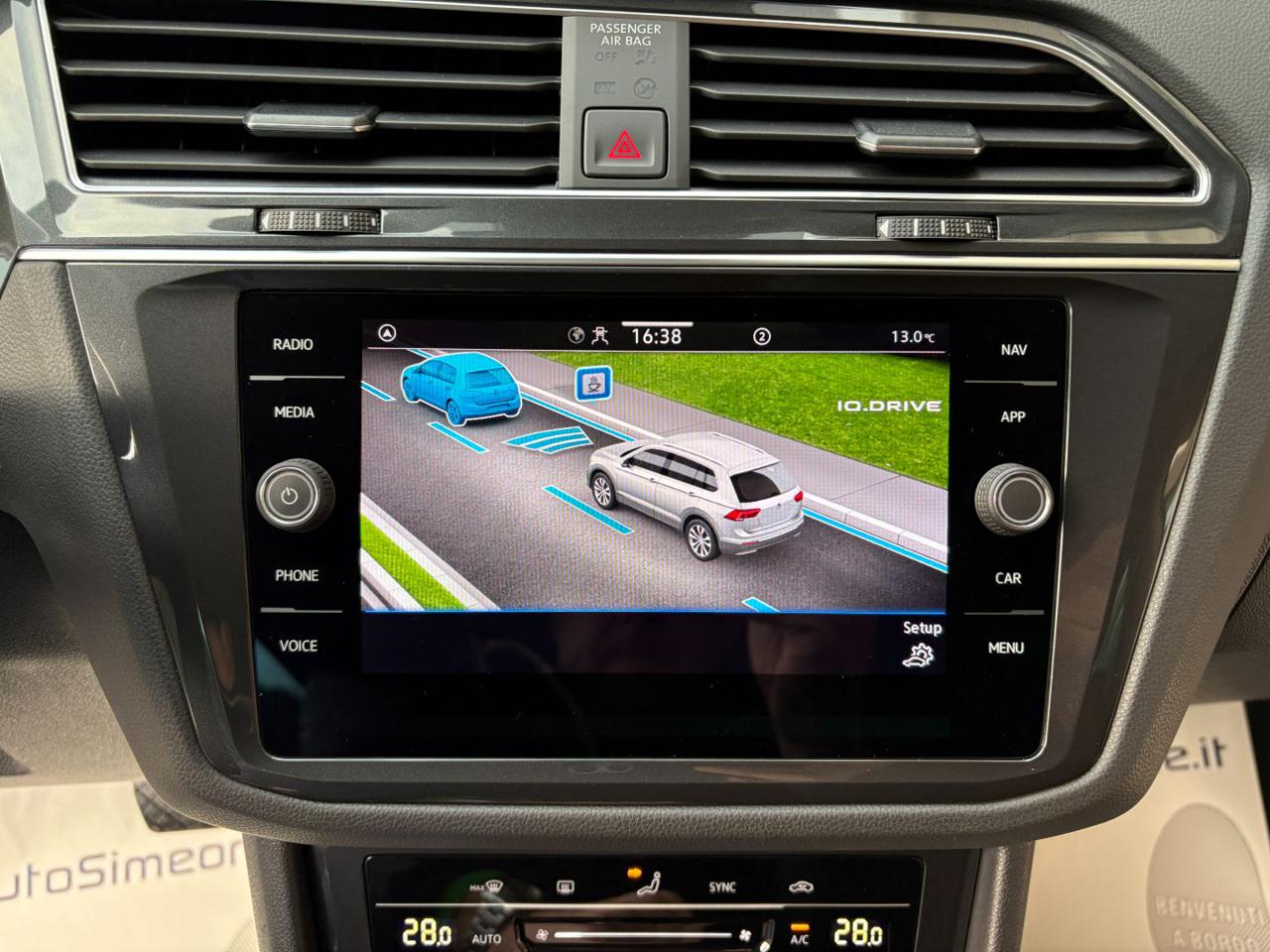 VOLKSWAGEN Tiguan 2.0 TDI 150 CV SCR DSG Life - 23