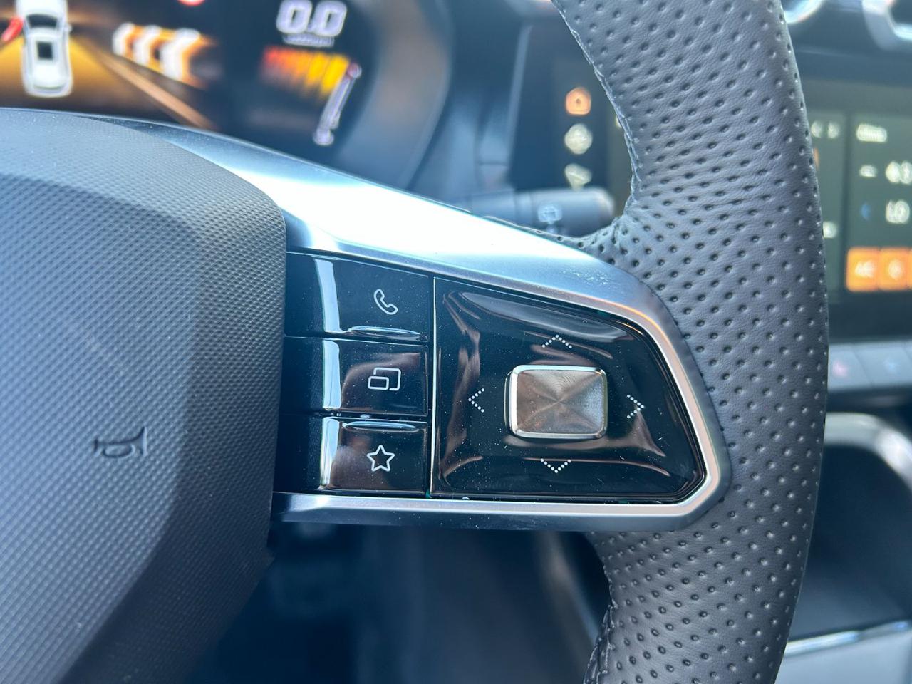 MG ZS 1.5 Hybrid+ Luxury - 16