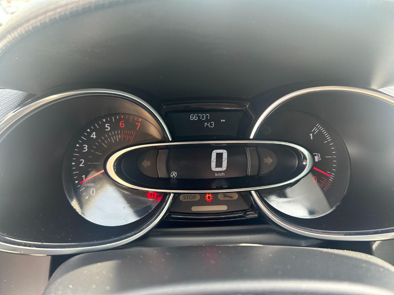 RENAULT Clio TCe 12V 90 CV 5 porte Business - 18