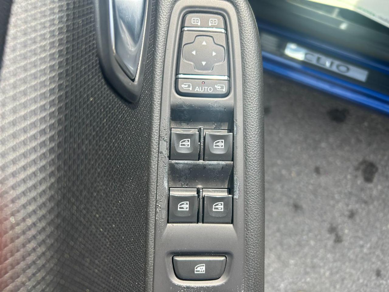 RENAULT Clio TCe 12V 90 CV 5 porte Business - 10