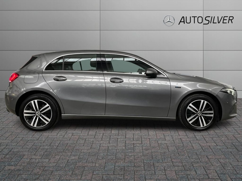 MERCEDES-BENZ A 250 e hybrid EQ Sport - 5