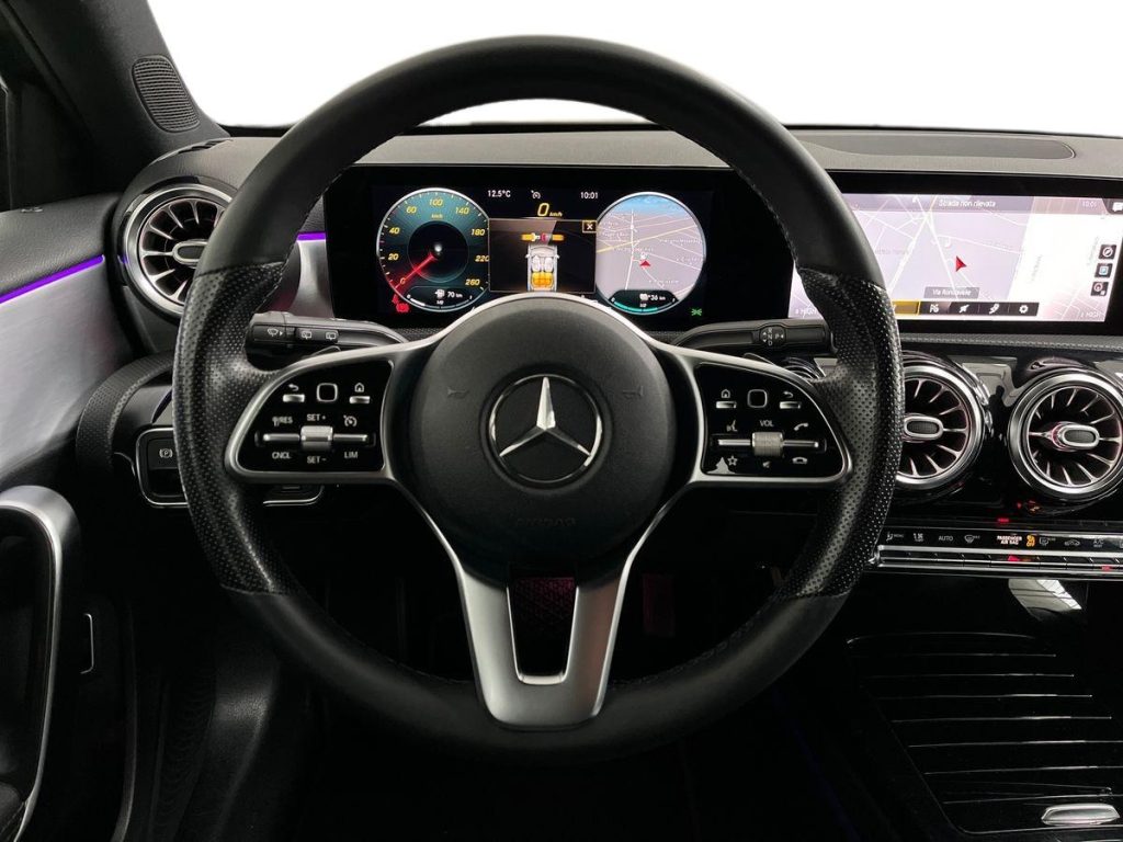 MERCEDES-BENZ A 250 e hybrid EQ Sport - 11