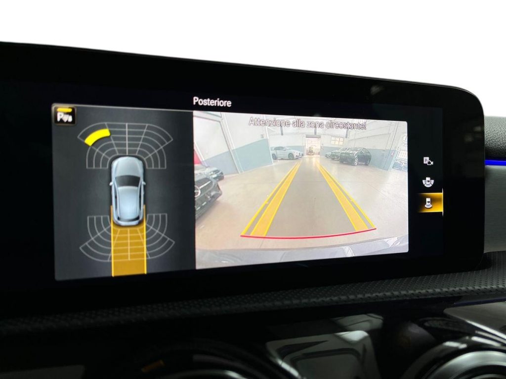 MERCEDES-BENZ A 250 e hybrid EQ Sport - 12