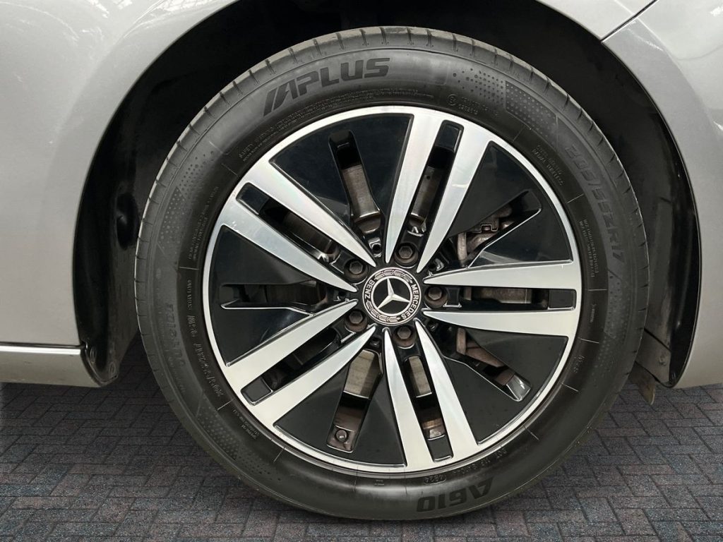 MERCEDES-BENZ A 250 e hybrid EQ Sport - 7