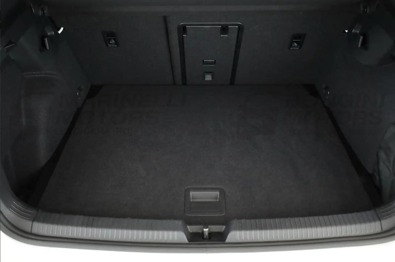 VOLKSWAGEN Golf GTI DSG 265 CV BLACK TETTO HEAD UP CERCHI 19 IQ LIGHT - 11