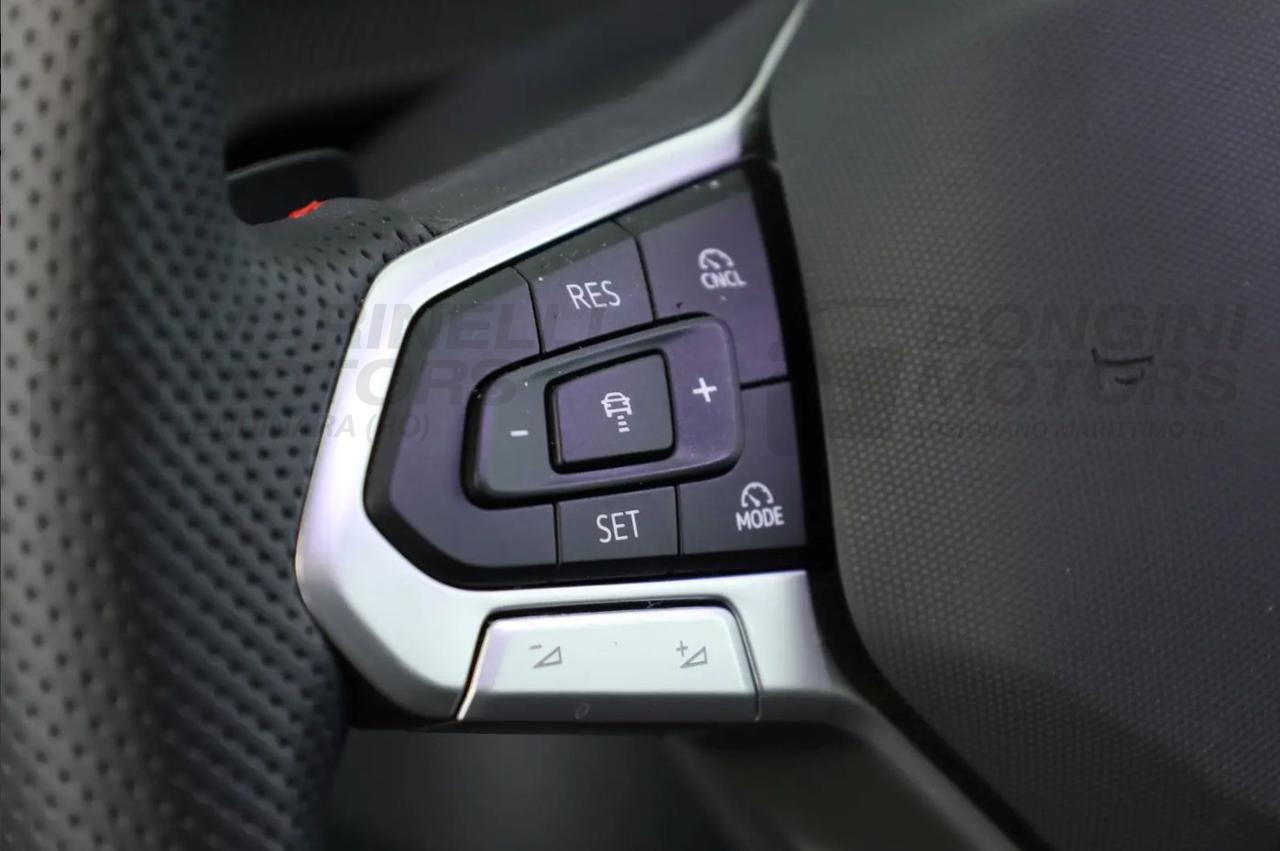 VOLKSWAGEN Golf GTI DSG 265 CV BLACK TETTO HEAD UP CERCHI 19 IQ LIGHT - 15