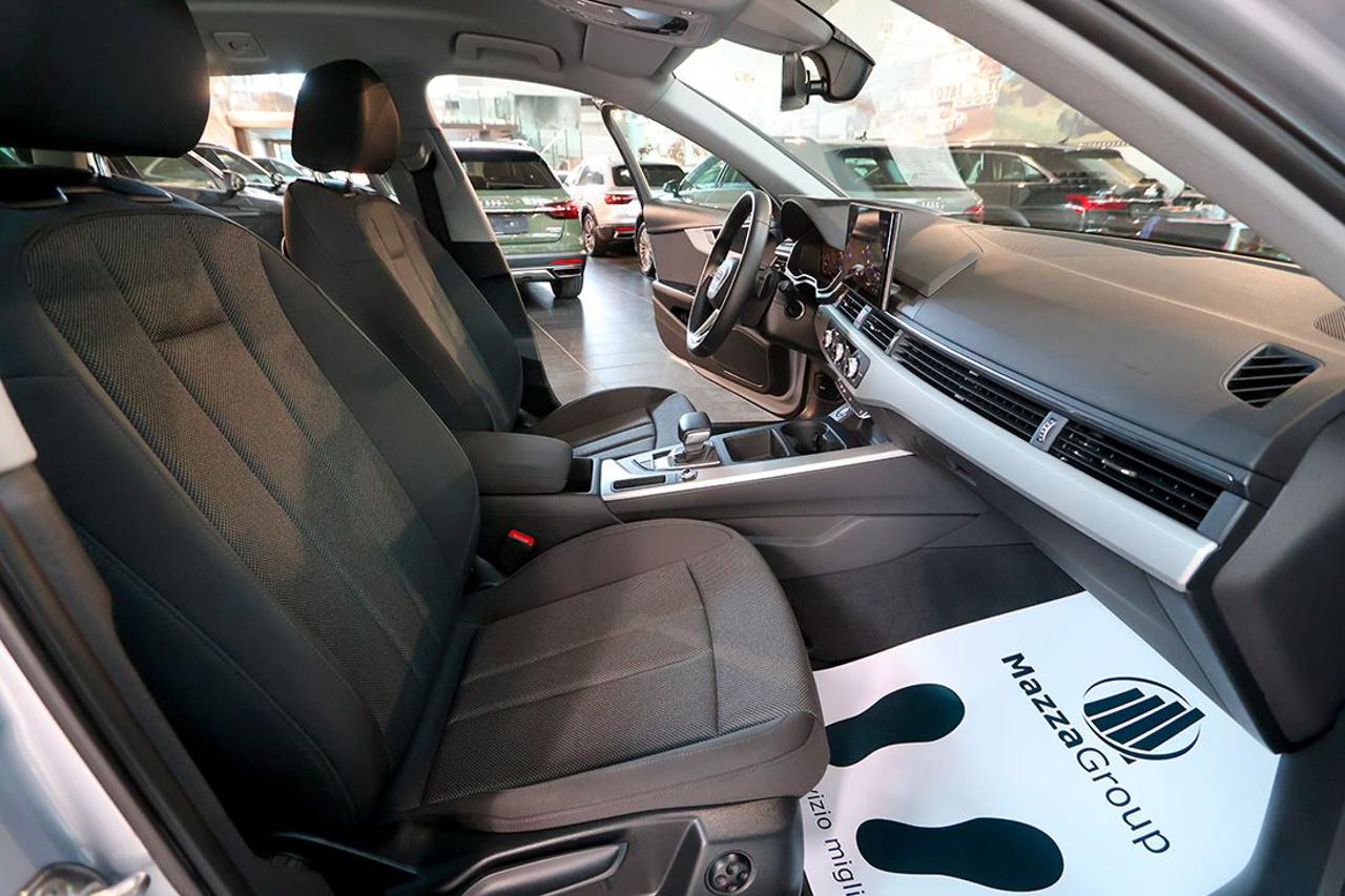 AUDI A4 35 TDI Avant S-Tronic Business - 38