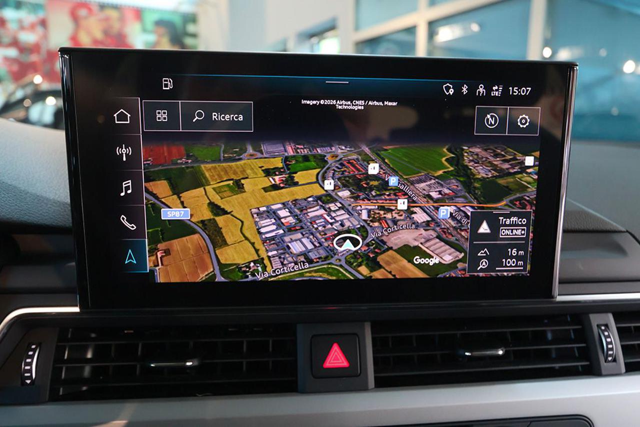 AUDI A4 35 TDI Avant S-Tronic Business - 24