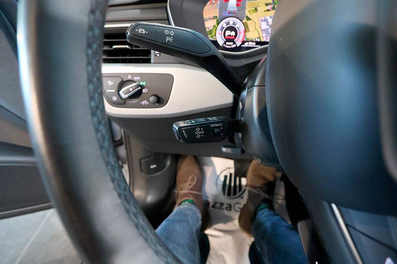 AUDI A4 35 TDI Avant S-Tronic Business - 23