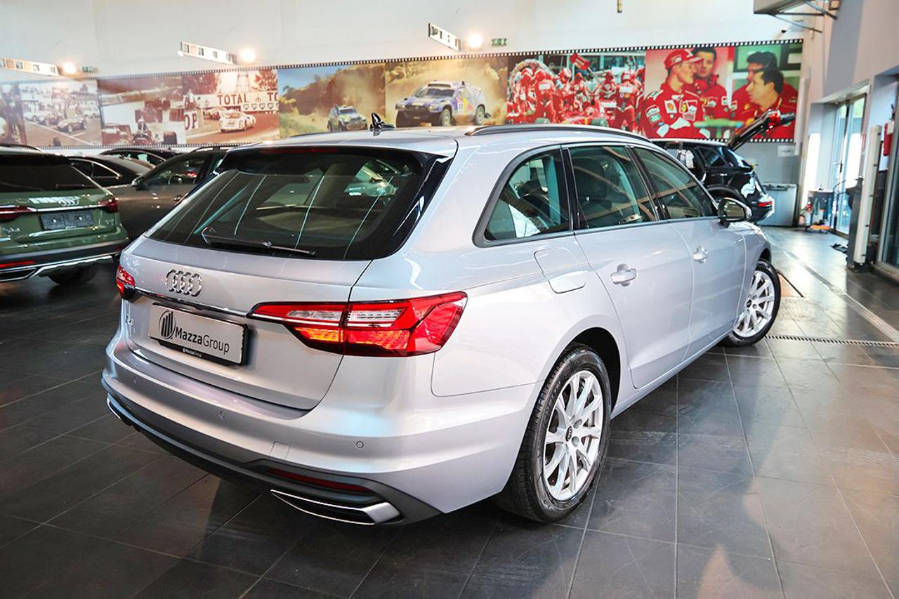 AUDI A4 35 TDI Avant S-Tronic Business - 9