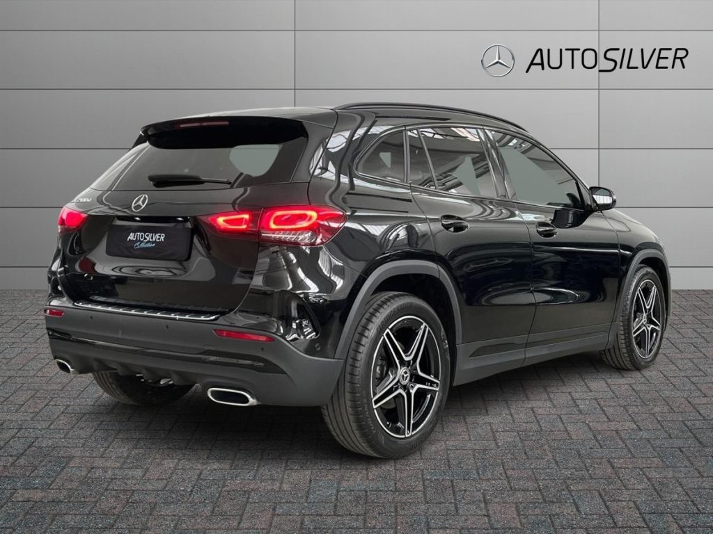 MERCEDES-BENZ GLA 200 d Automatic Premium - 2