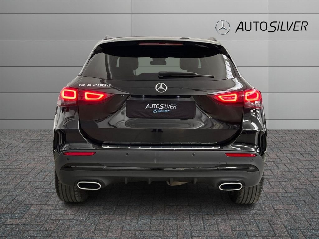 MERCEDES-BENZ GLA 200 d Automatic Premium - 4