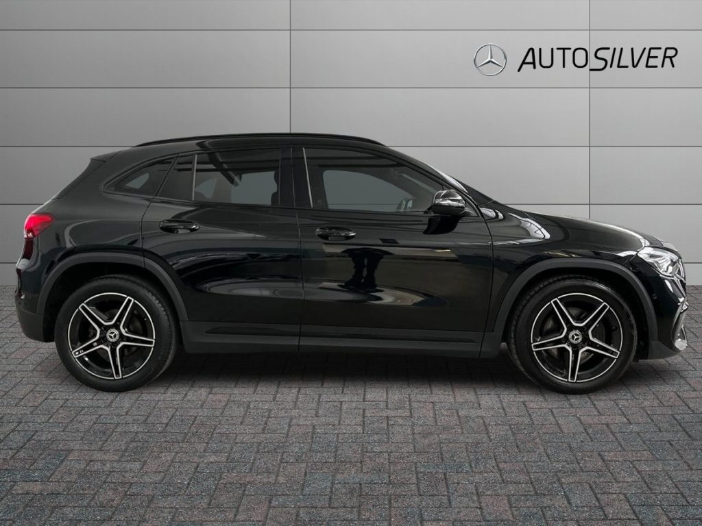MERCEDES-BENZ GLA 200 d Automatic Premium - 5