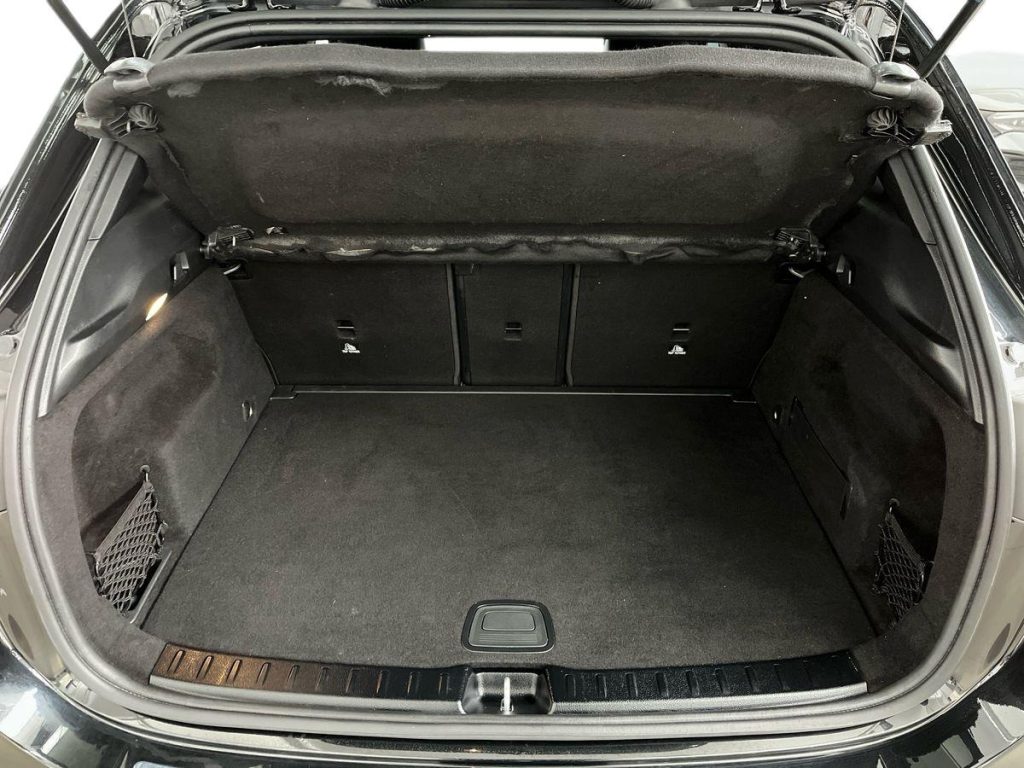 MERCEDES-BENZ GLA 200 d Automatic Premium - 13