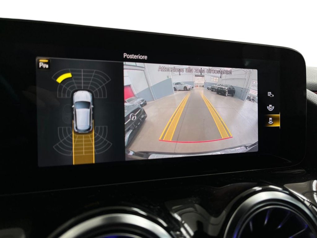 MERCEDES-BENZ GLA 200 d Automatic Premium - 12