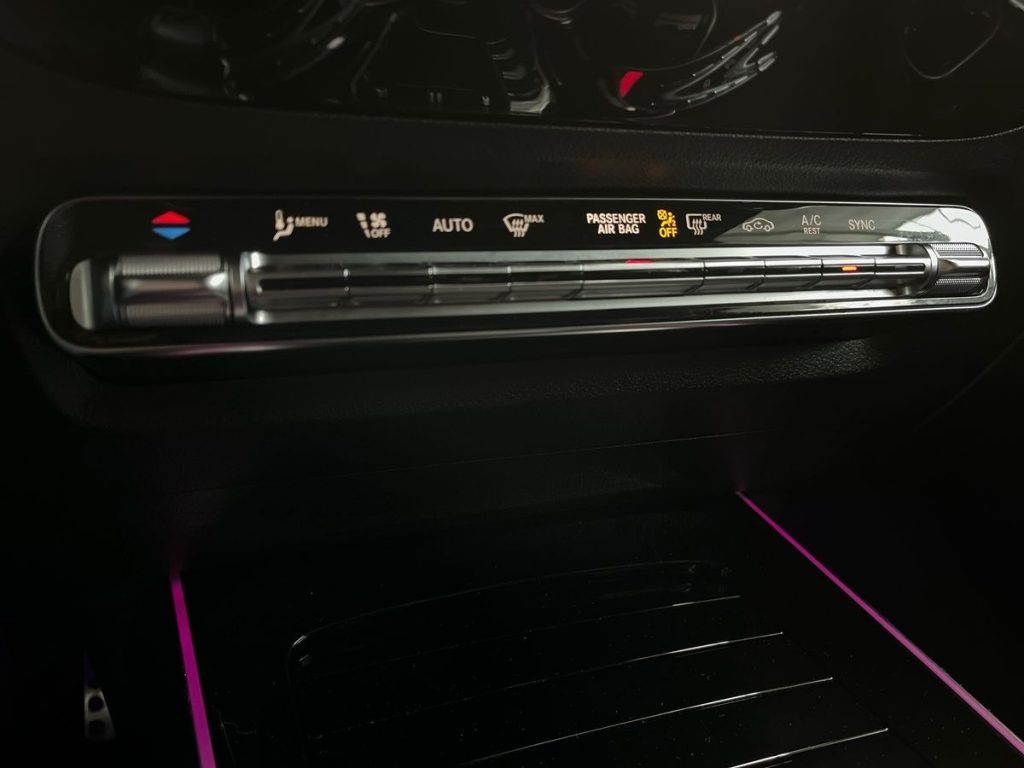 MERCEDES-BENZ GLA 200 d Automatic Premium - 14