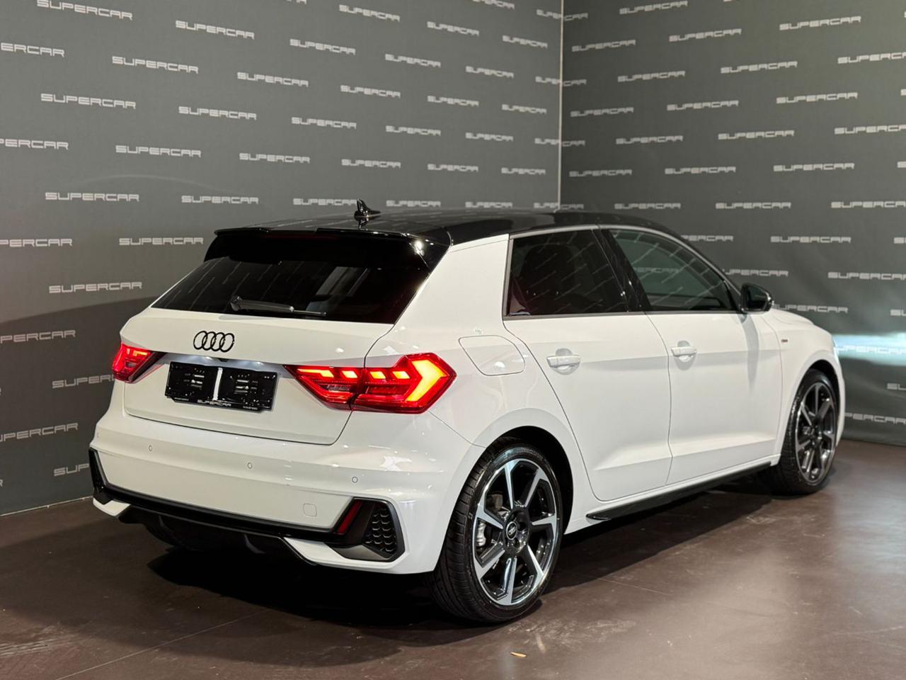 AUDI A1 SPB 30 TFSI S tronic Identity Black - 3