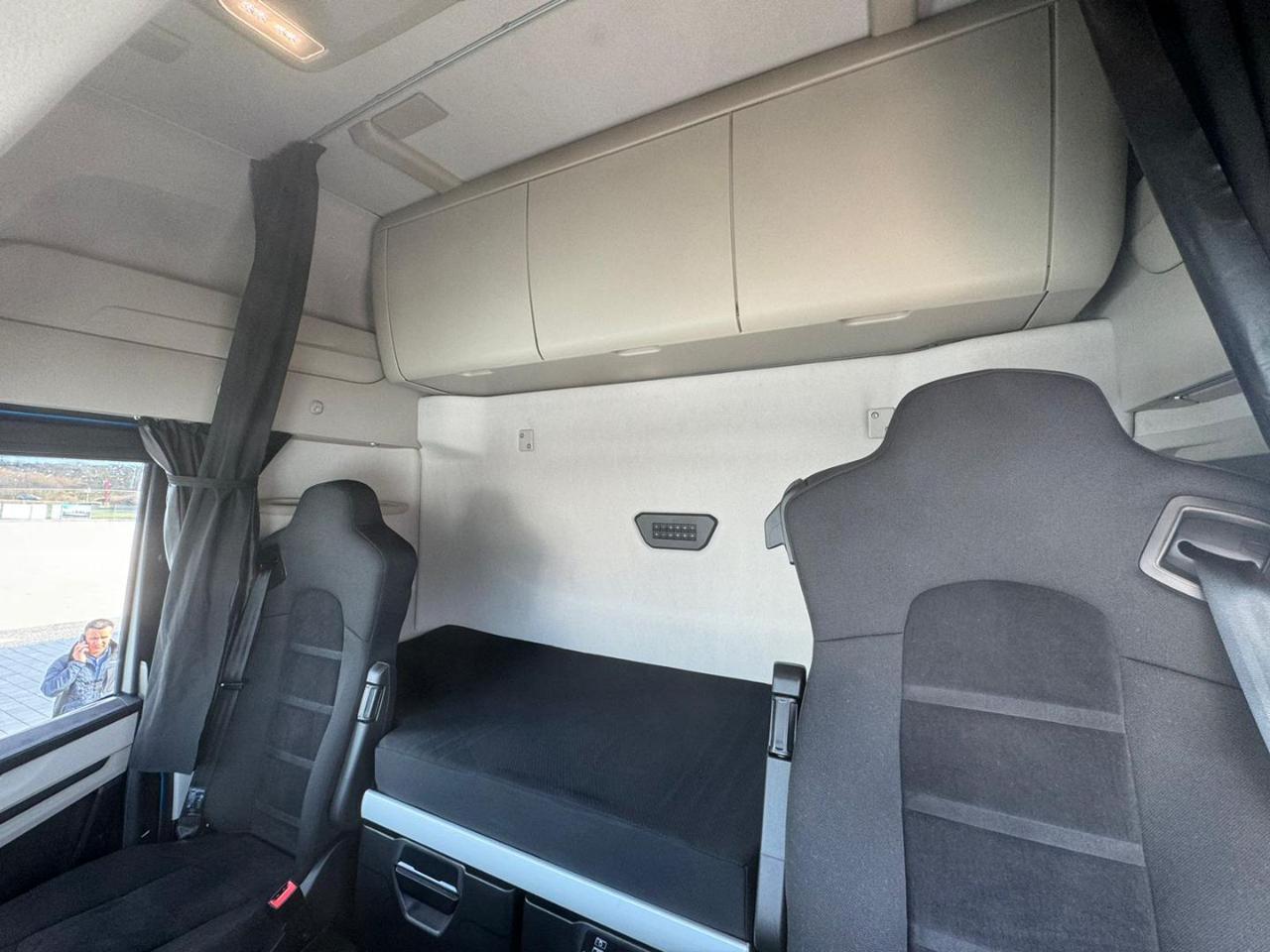 IVECO S-WAY 500 LIMITED EDITION - 10