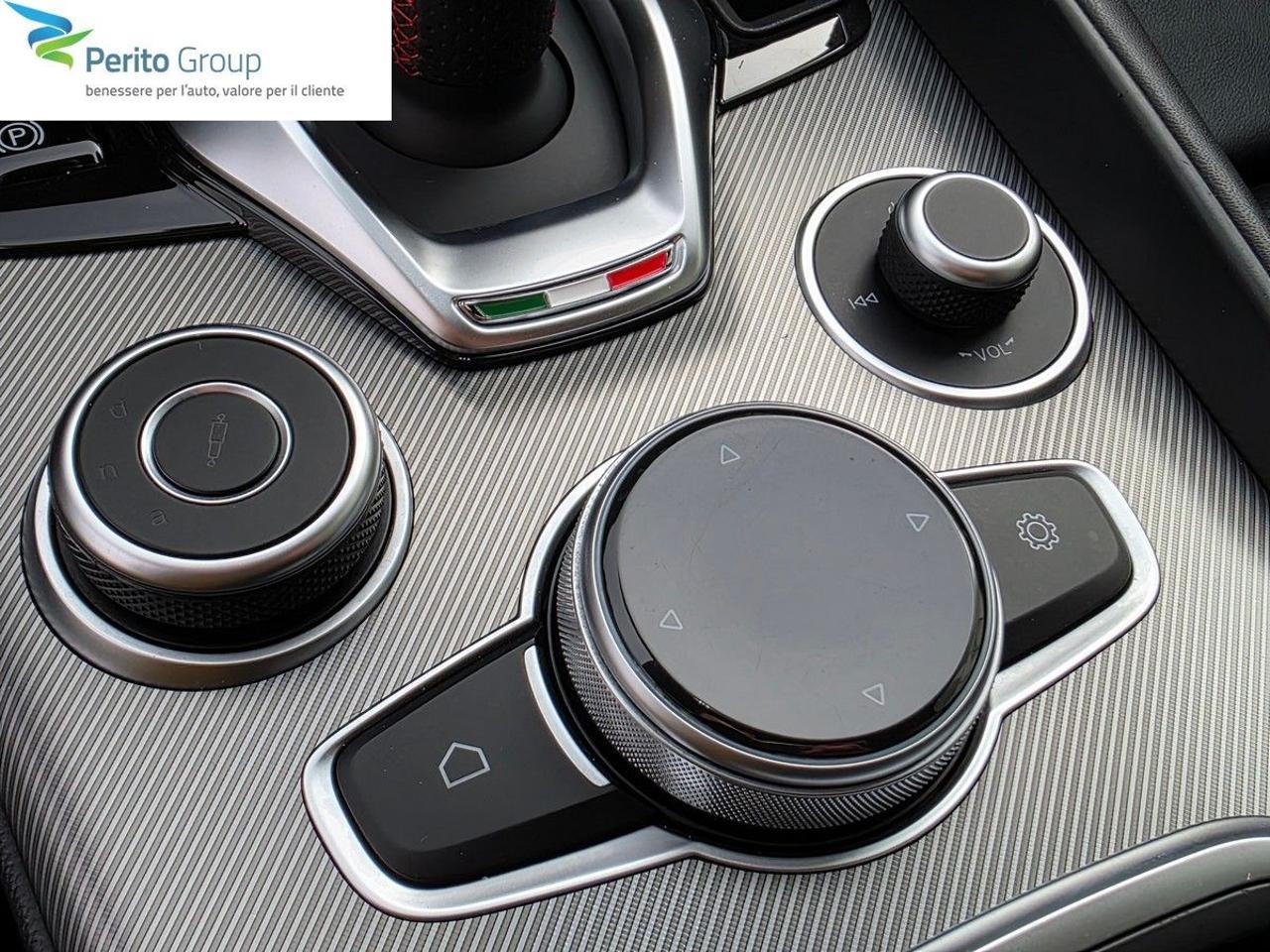 ALFA ROMEO Giulia 2.2 Turbodiesel 210 CV AT8 AWD Q4 Competizione - 13