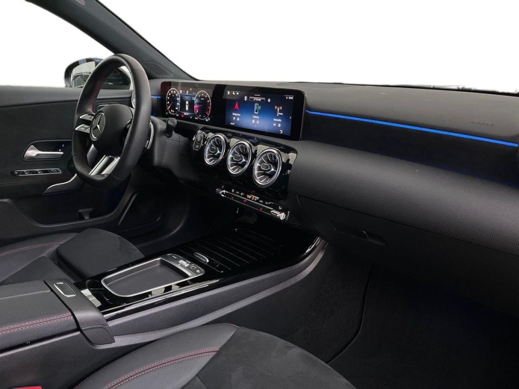 MERCEDES-BENZ A 180 Automatic AMG Line Advanced Plus - 16