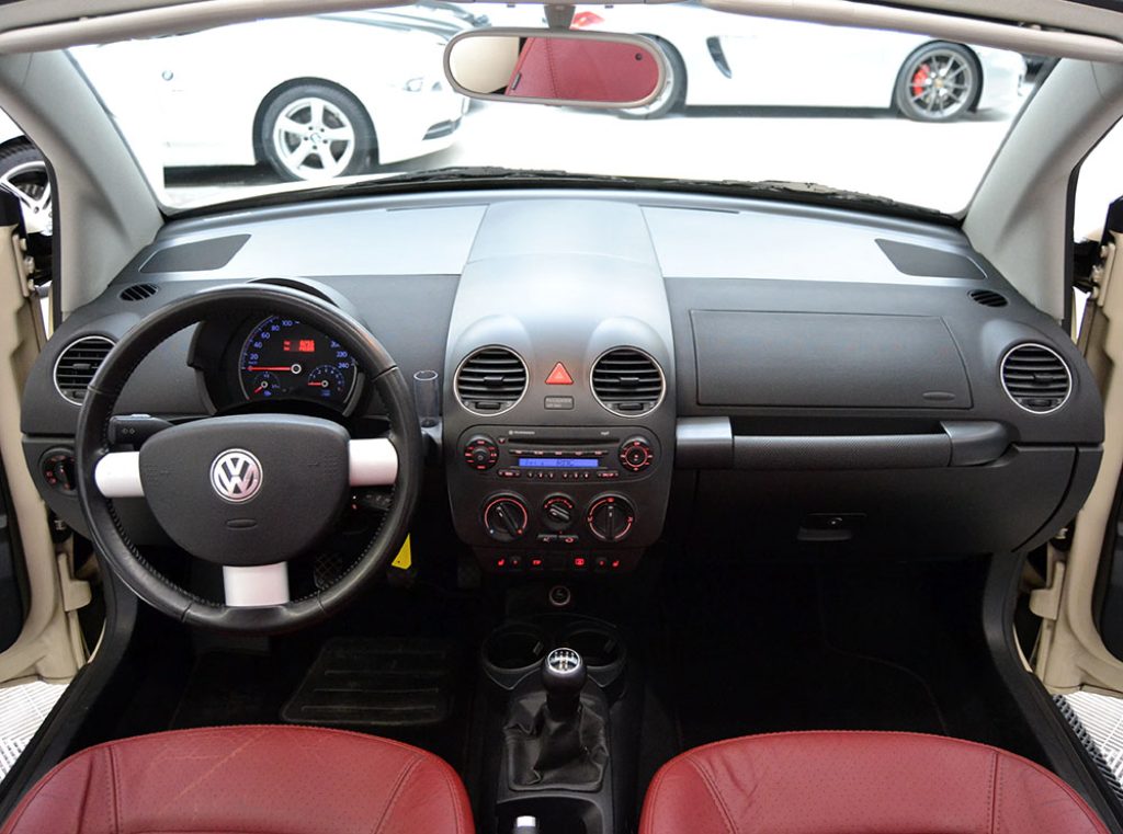 VOLKSWAGEN New Beetle 1.6 Cabrio Limited Red Edition Service VW - 6