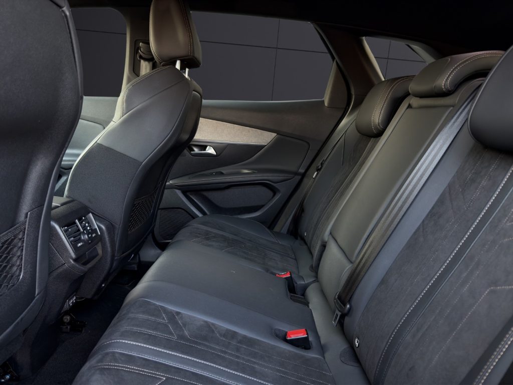 PEUGEOT 3008 BlueHDi 130 S&S EAT8 GT - 13