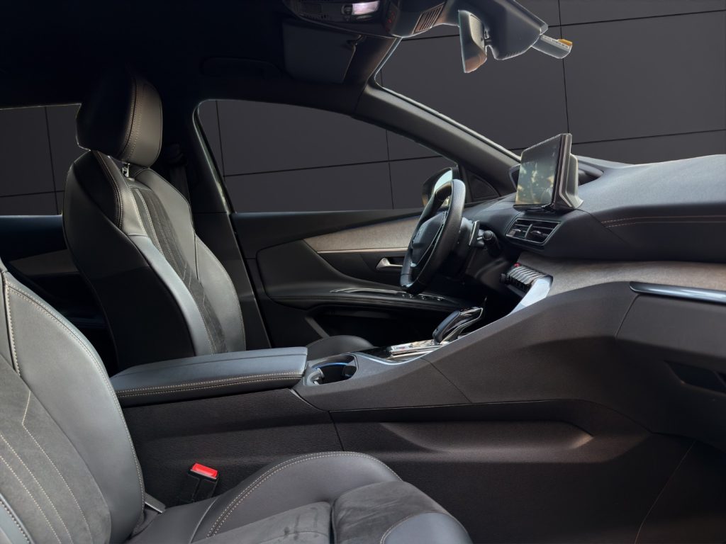 PEUGEOT 3008 BlueHDi 130 S&S EAT8 GT - 18