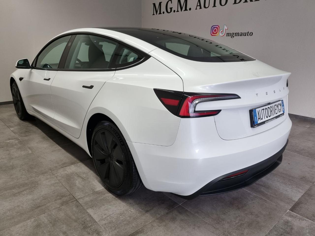 TESLA Model 3 NV35 RWD Premium - 26