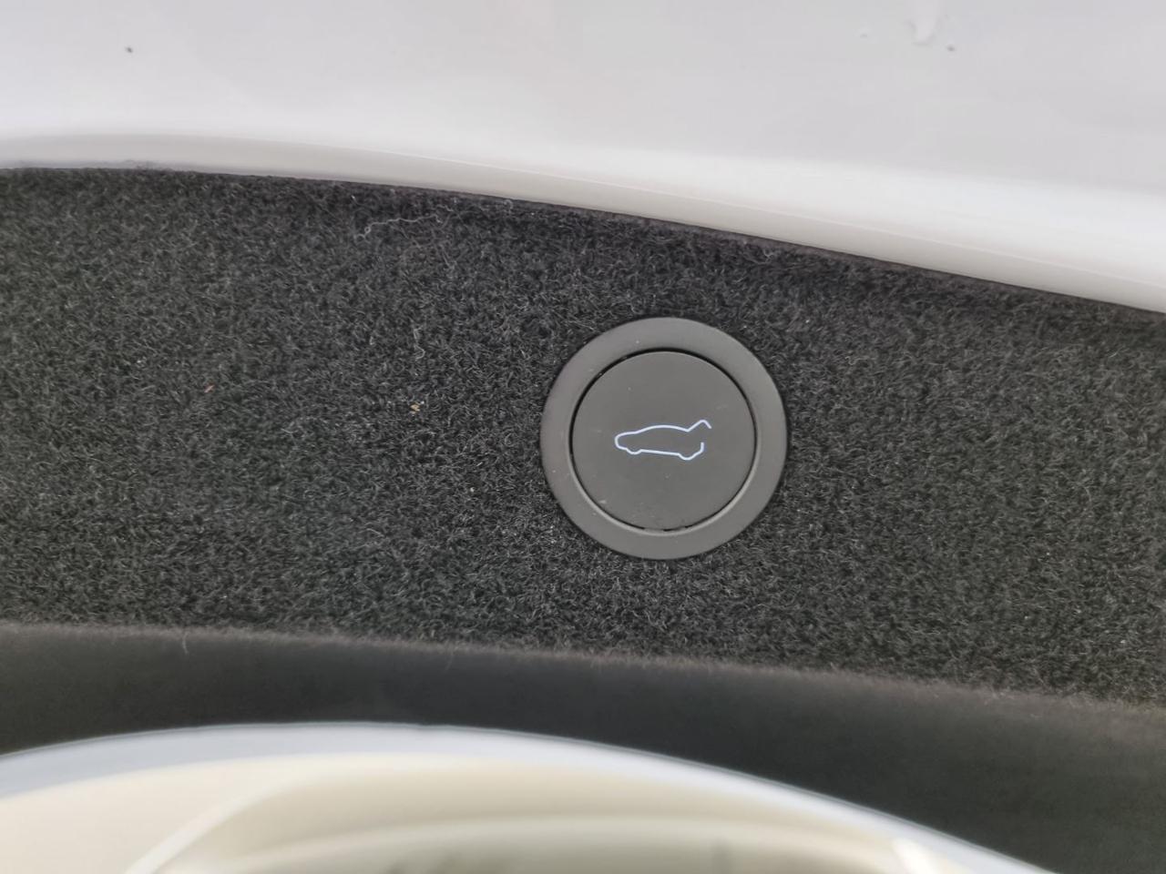 TESLA Model 3 NV35 RWD Premium - 13