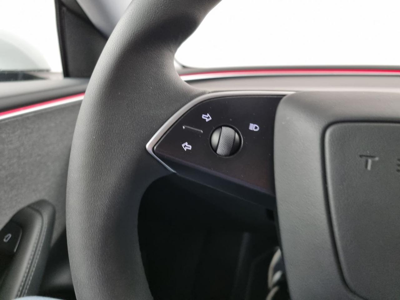 TESLA Model 3 NV35 RWD Premium - 19