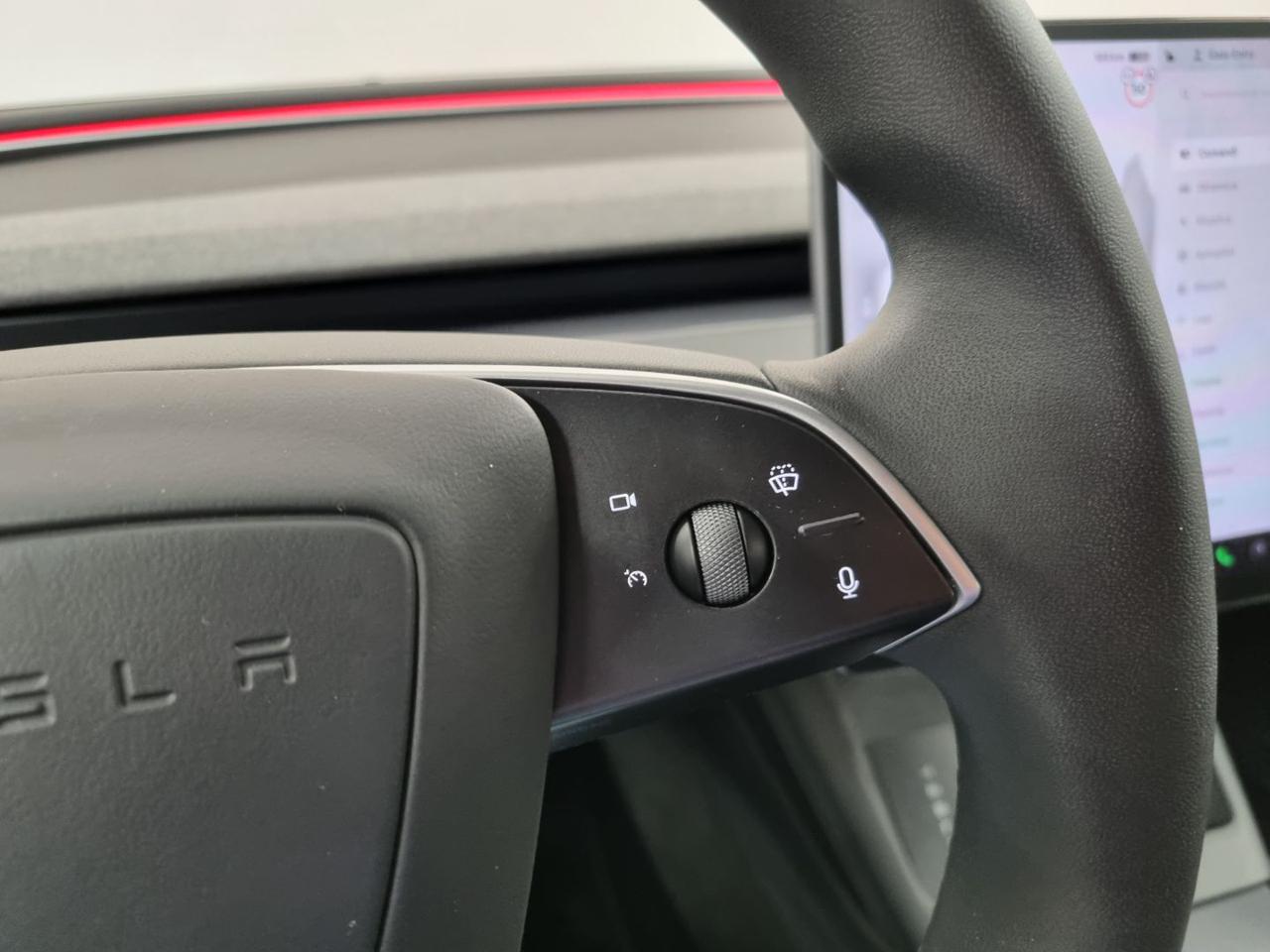 TESLA Model 3 NV35 RWD Premium - 17