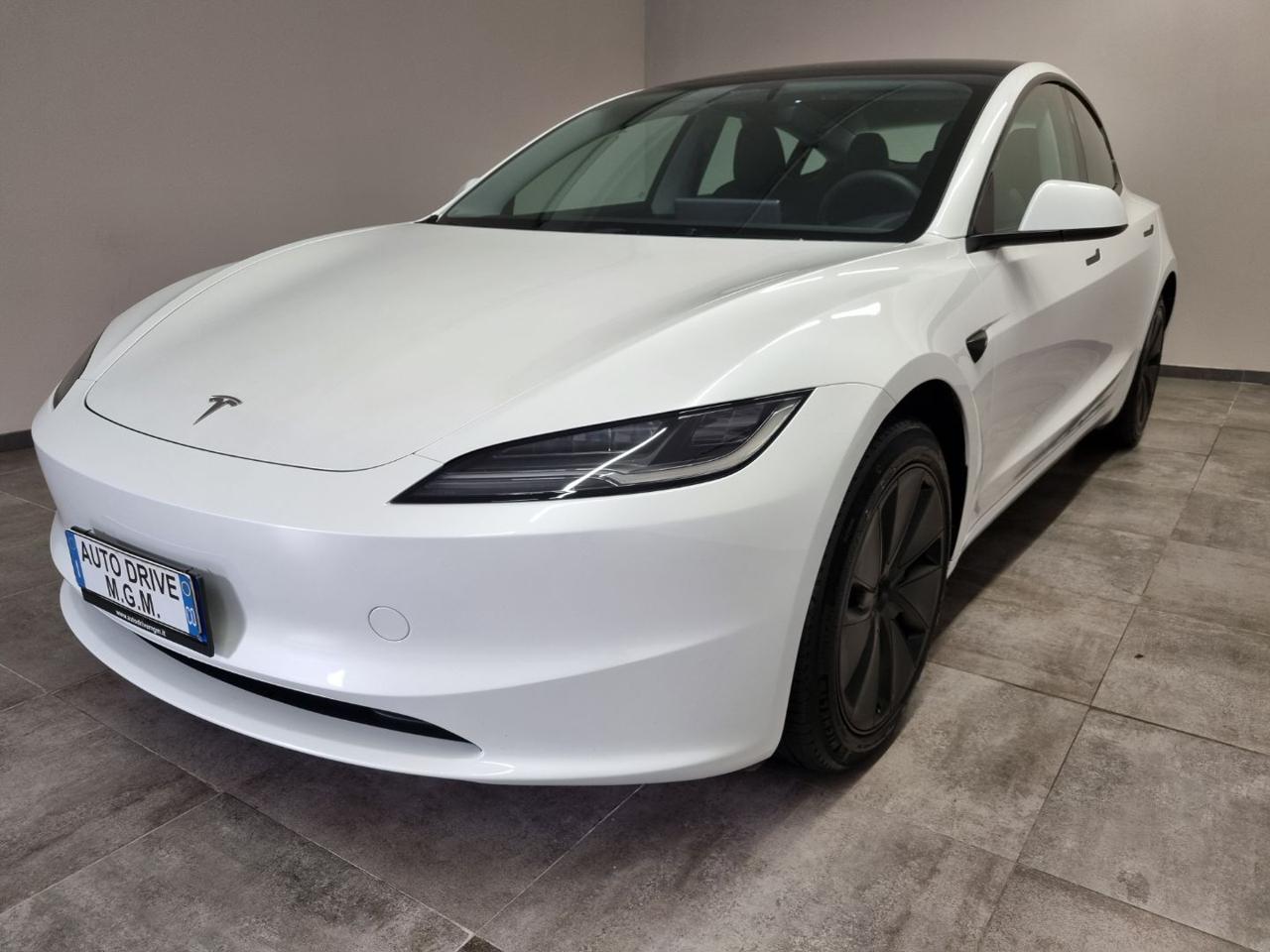 TESLA Model 3 NV35 RWD Premium - 28