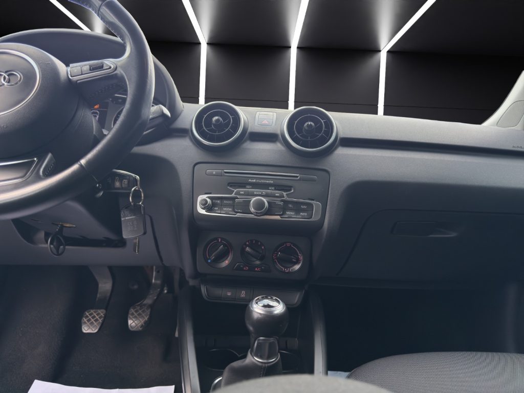 AUDI A1 1.0 82 CV TFSI Admired - 15