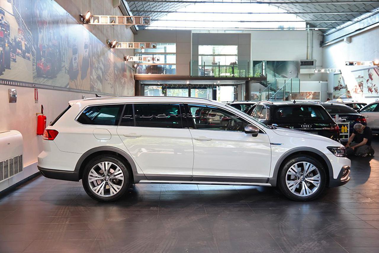 VOLKSWAGEN Passat Alltrack 2.0 TDI 200cv 4Motion DSG - 2