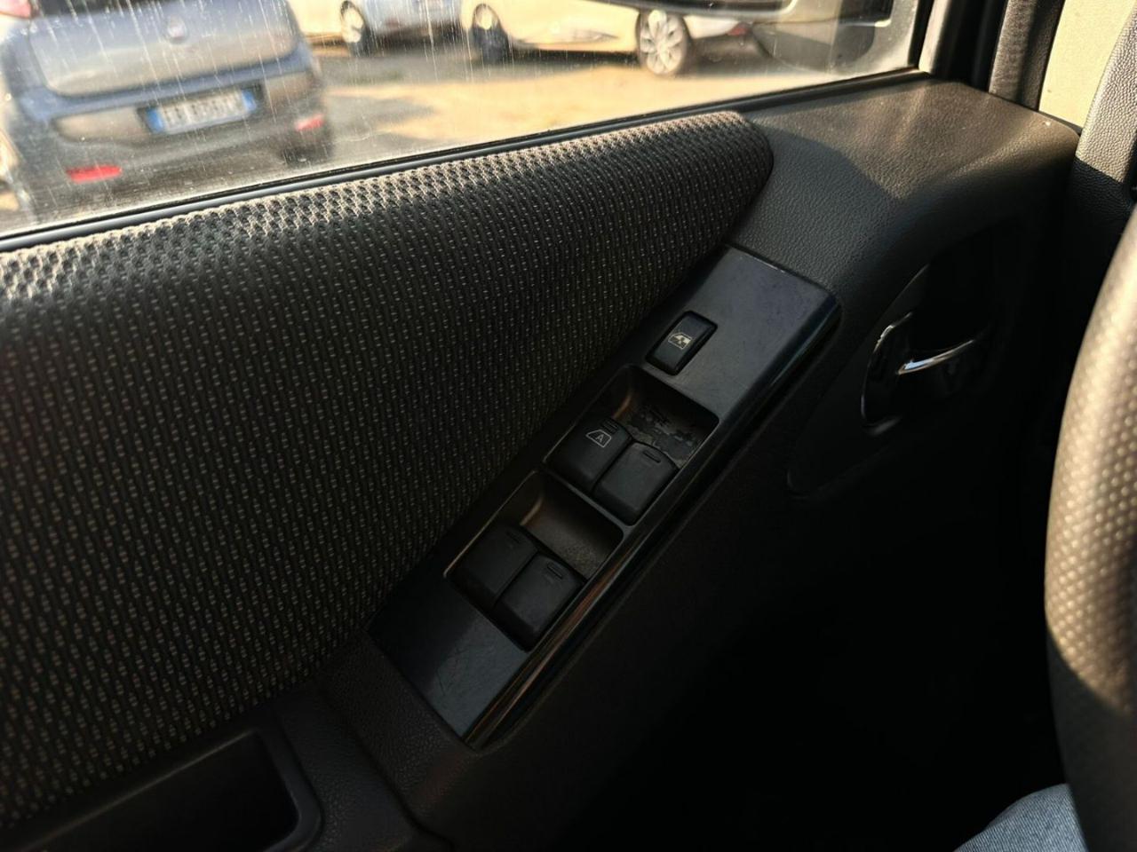 NISSAN Navara 2.5 dCi 190CV 4 porte Double Cab Sport - 9