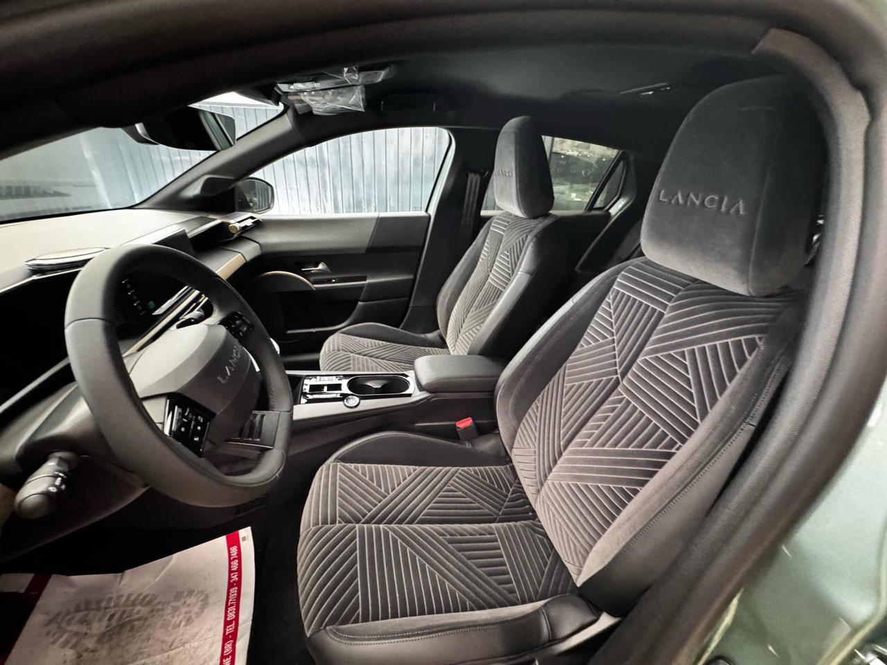 LANCIA Ypsilon Hybrid e-DCT LX - 14