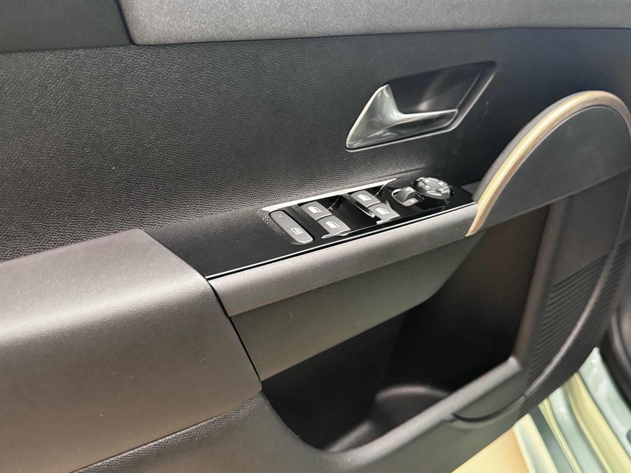 LANCIA Ypsilon Hybrid e-DCT LX - 11