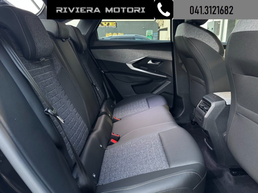 PEUGEOT 3008 Hybrid 145 e-DCS6 Allure - 9