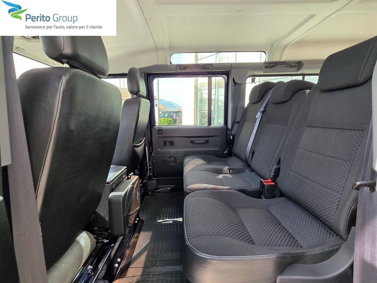 LAND ROVER Defender 110 2.2 TD4 Station Wagon N1 7 posti - 13