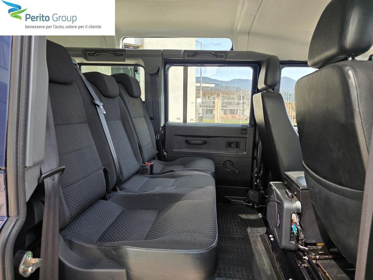 LAND ROVER Defender 110 2.2 TD4 Station Wagon N1 7 posti - 10