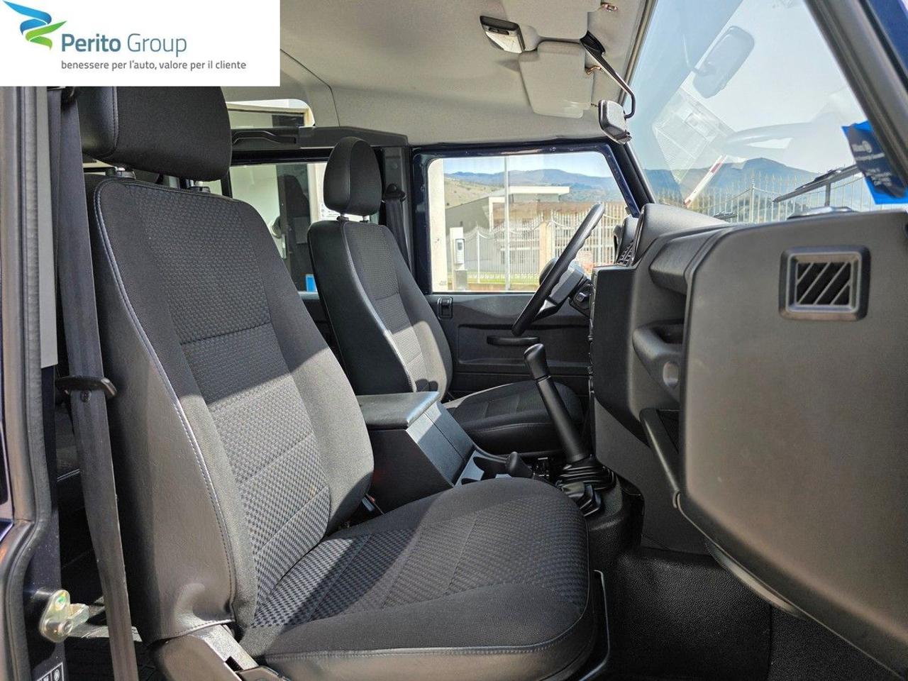 LAND ROVER Defender 110 2.2 TD4 Station Wagon N1 7 posti - 9