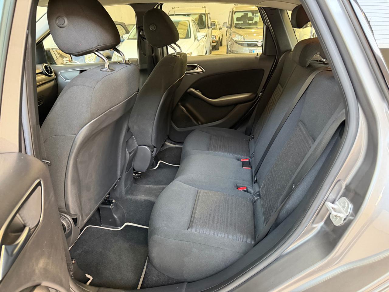 MERCEDES-BENZ B 180 CDI Executive - 11