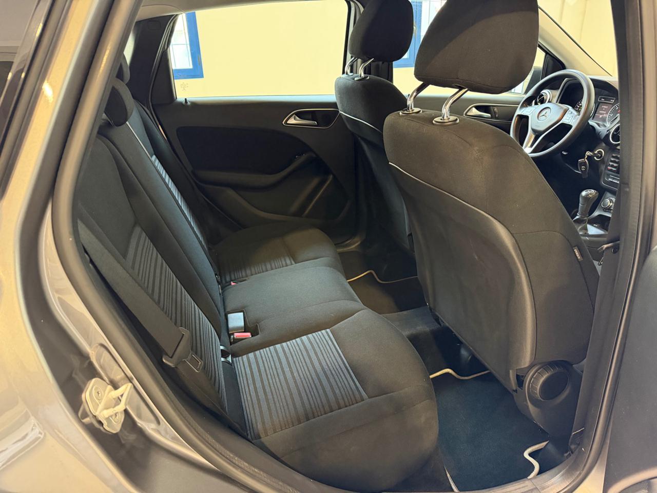 MERCEDES-BENZ B 180 CDI Executive - 13