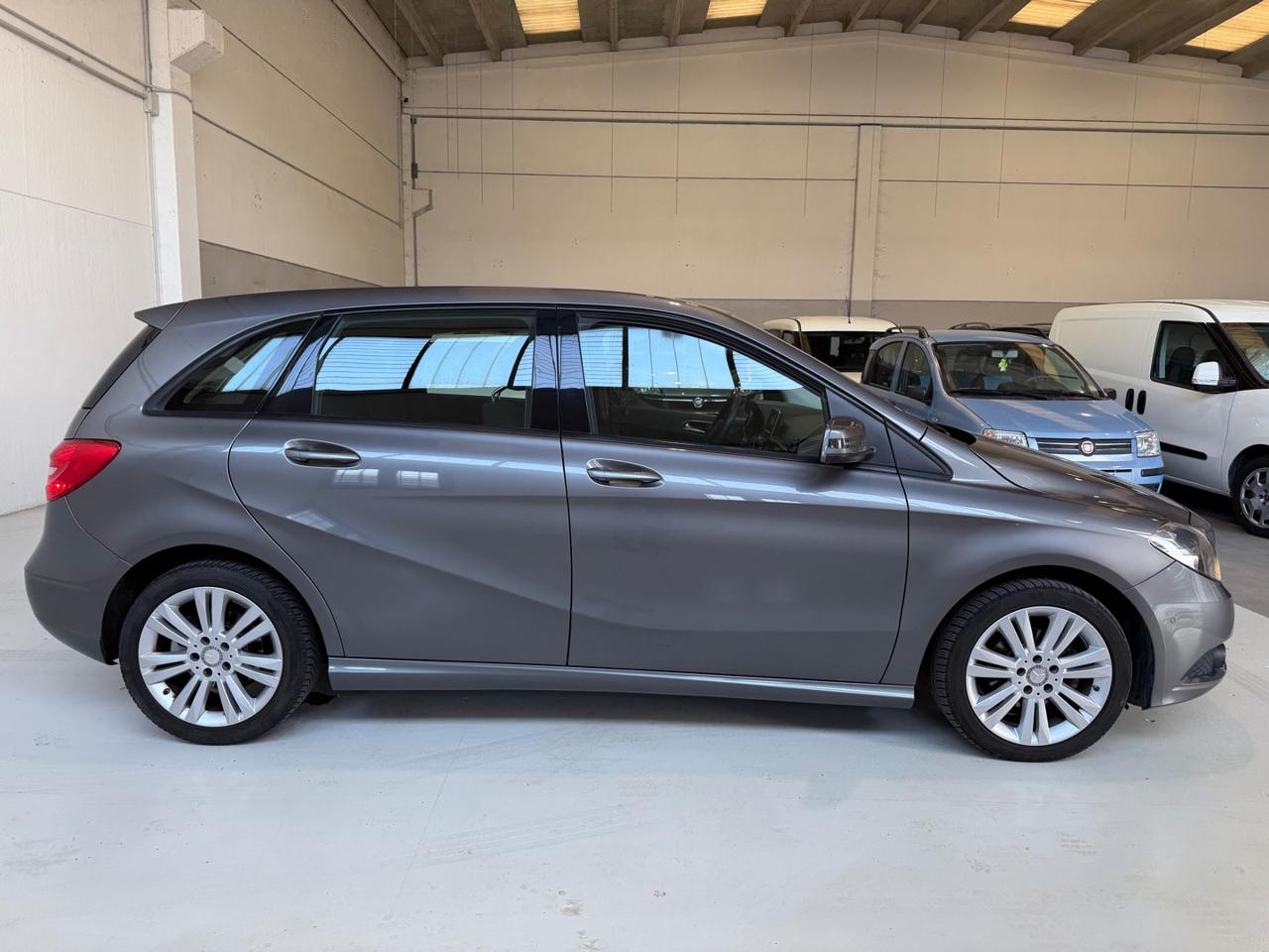 MERCEDES-BENZ B 180 CDI Executive - 6