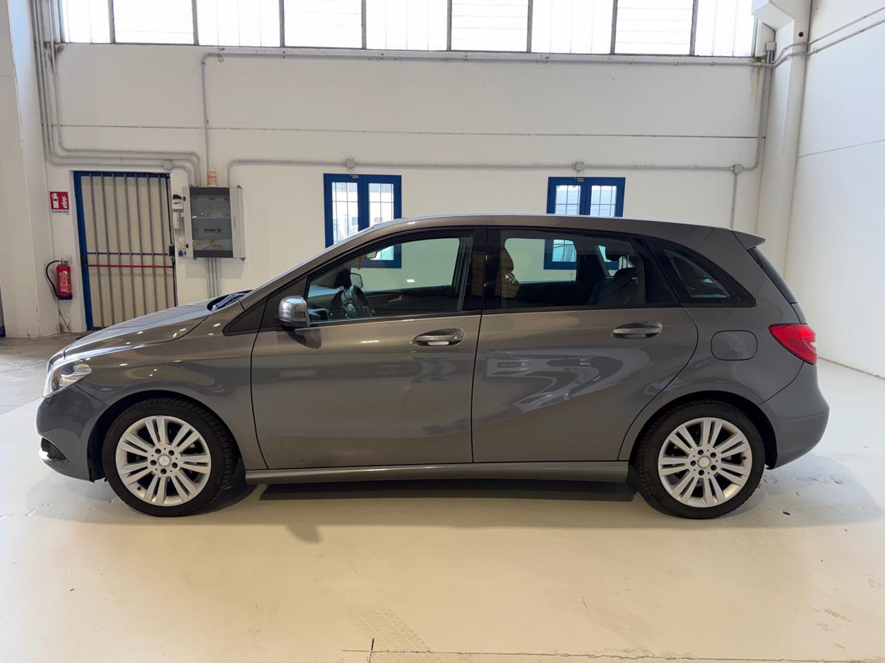 MERCEDES-BENZ B 180 CDI Executive - 2