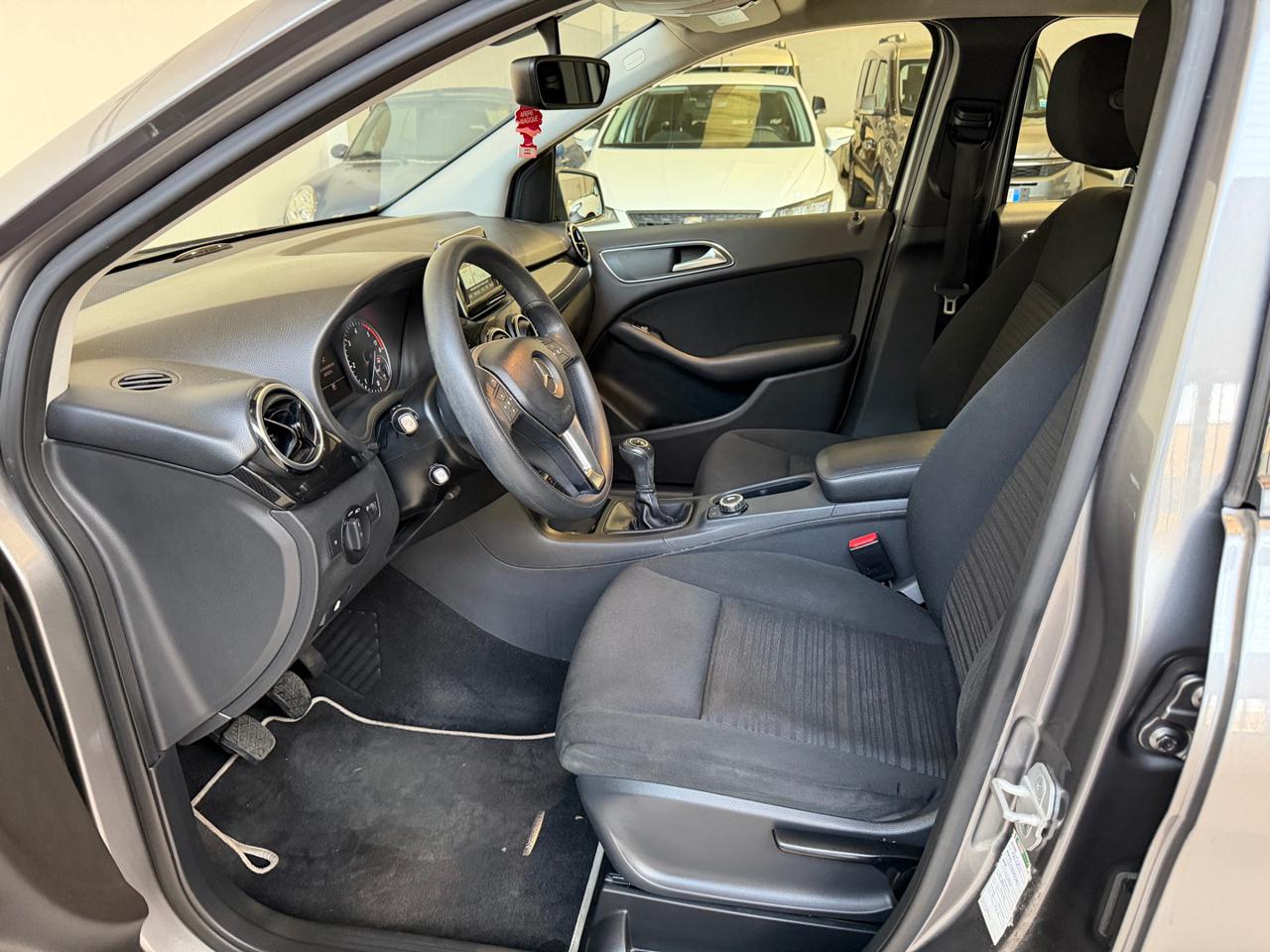 MERCEDES-BENZ B 180 CDI Executive - 9