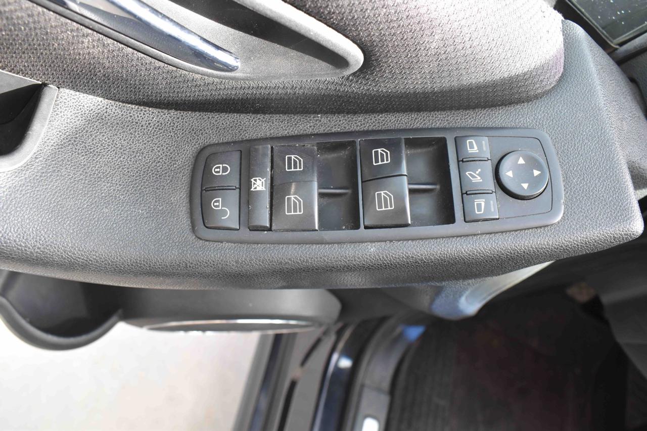 MERCEDES-BENZ A 180 CDI Avantgarde - 8