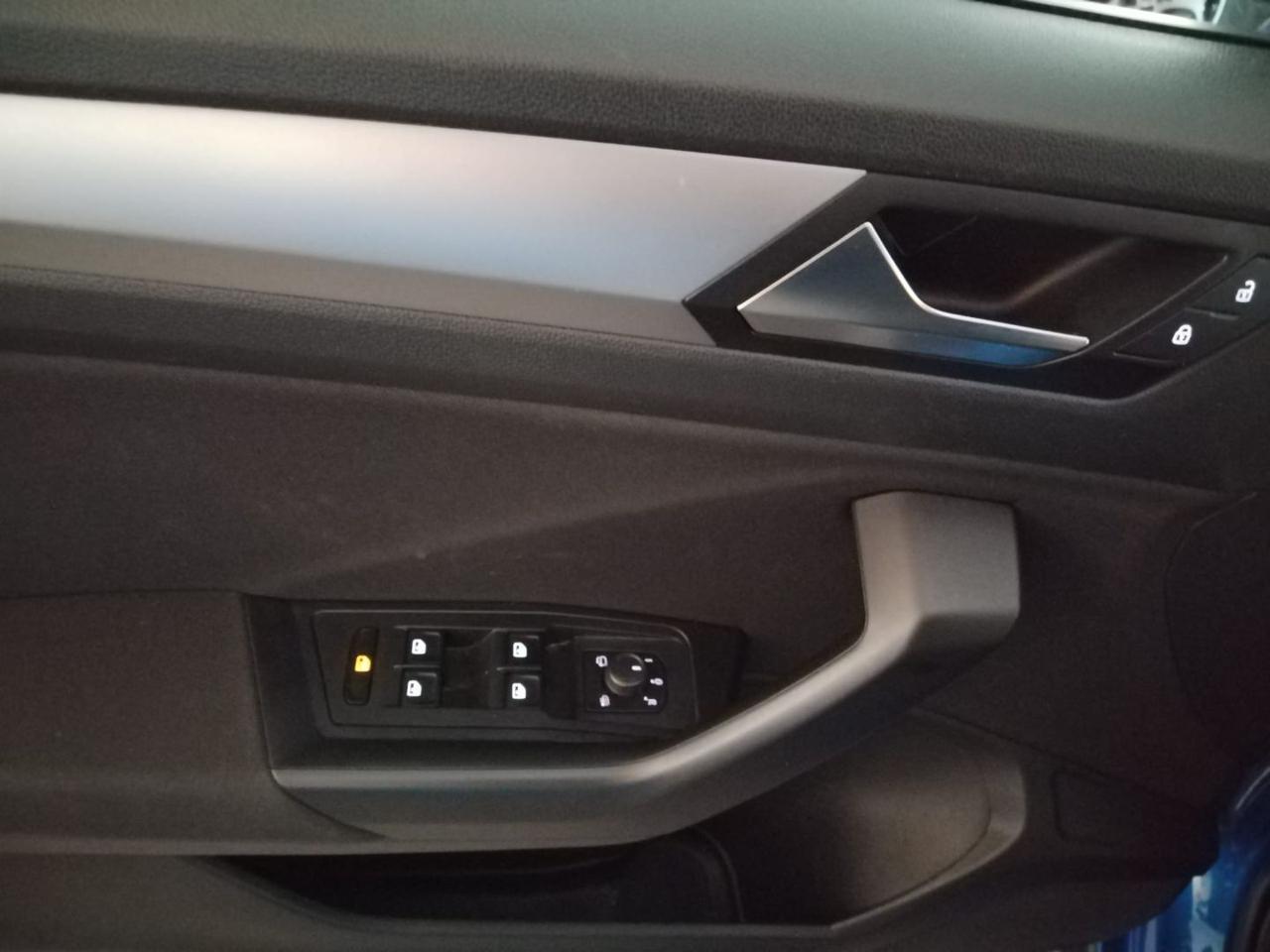 VOLKSWAGEN T-Roc 1.0 TSI Life - 11