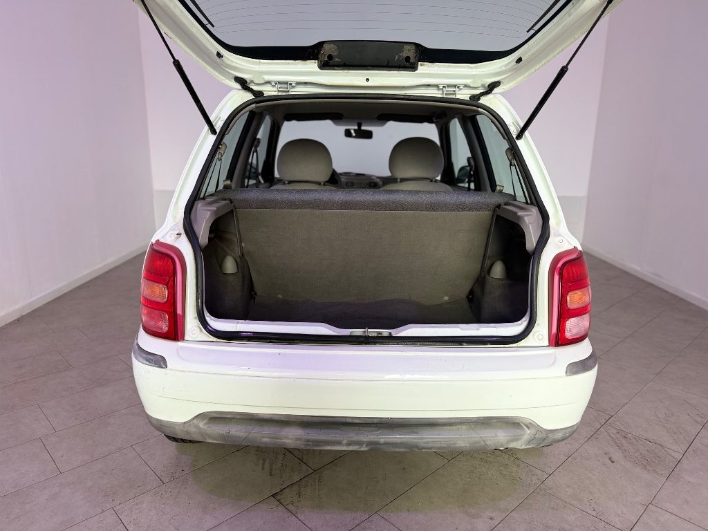 NISSAN Micra 1.0i 16V cat 3 porte Luxury - 17